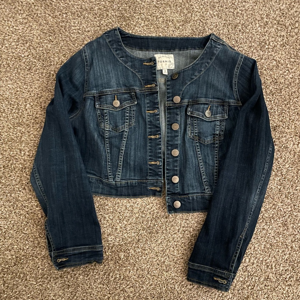 Crop denim jacket